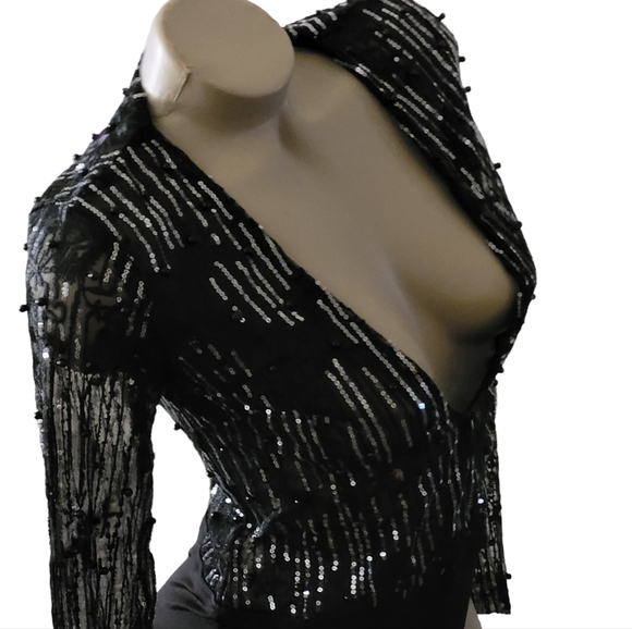 Womens Long Sleeve V-Neck Beaded Lace Bodysuit - Picture 6 of 12